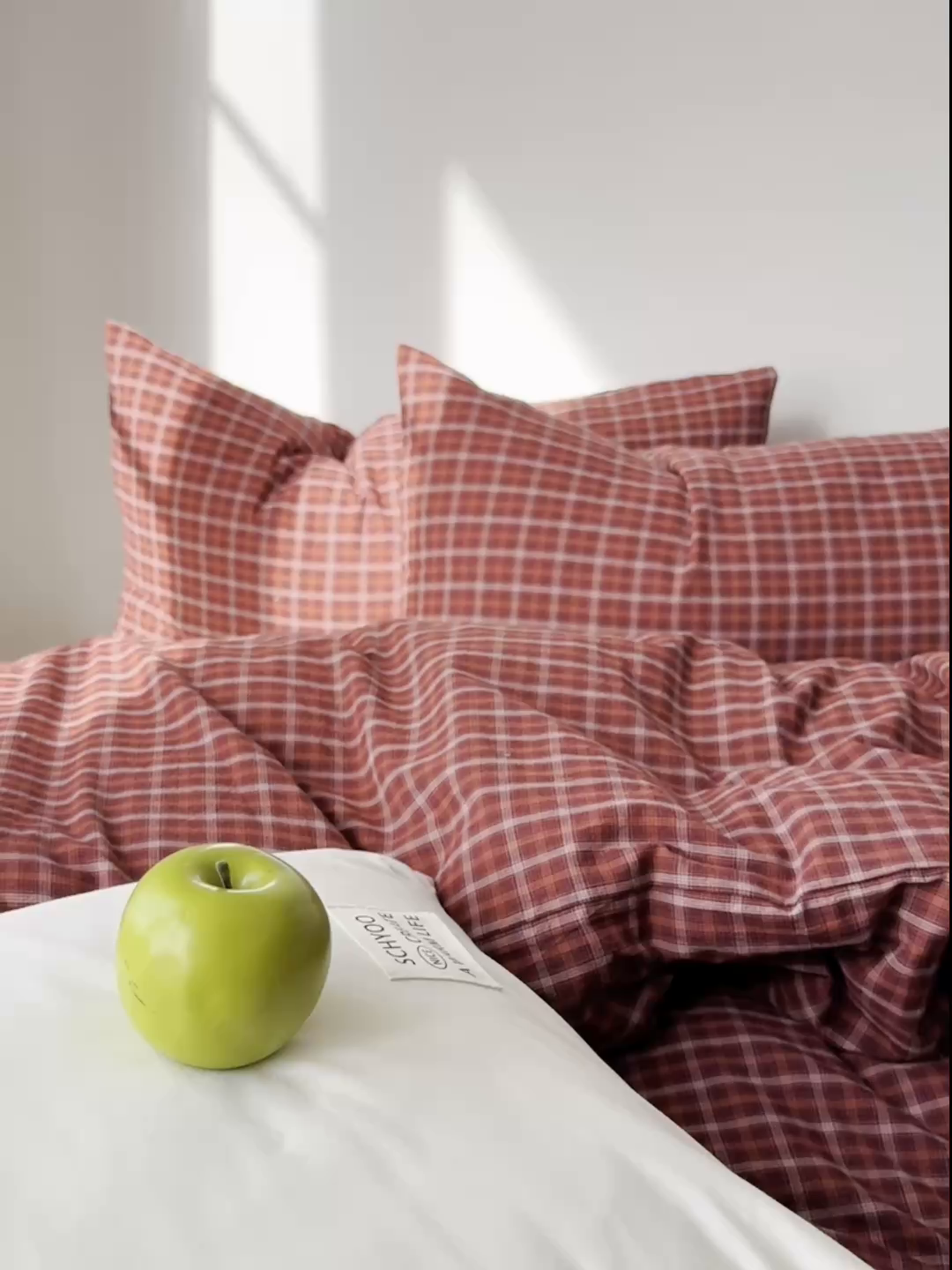 91家纺网 家纺一手货源 找家纺 六巷胡同 2026新款INS博主风A类全棉纯棉色织水洗棉格子四件套 追光-红格