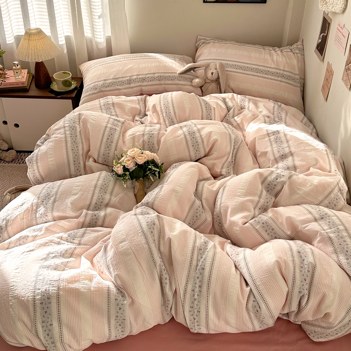 91家纺网 家纺一手货源 找家纺 艾咪-Amy ntmy 2026新款全棉纯棉色织提花四件套-花蔓 花蔓红莓