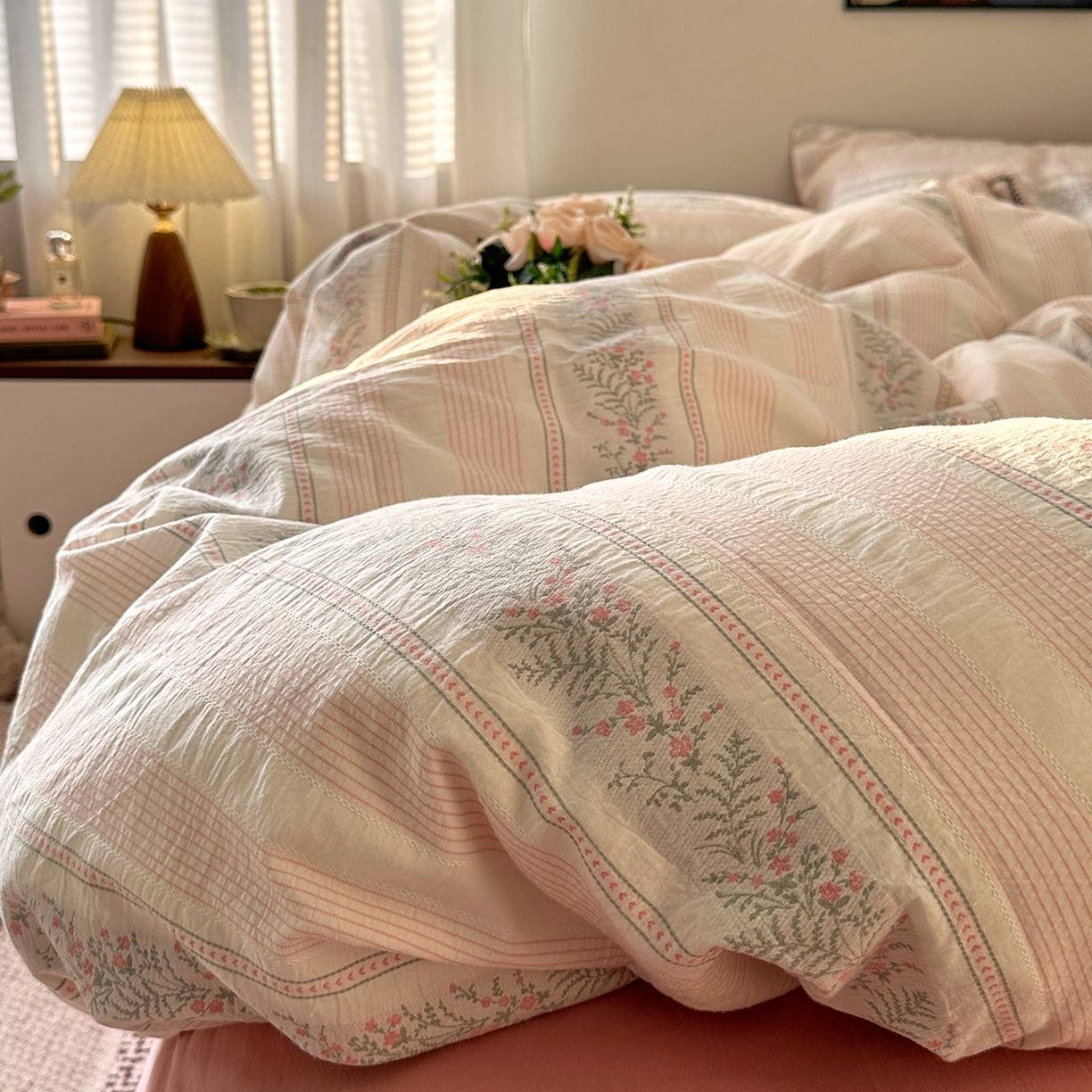 91家纺网 家纺一手货源 找家纺 艾咪-Amy ntmy 2026新款全棉纯棉色织提花四件套-花蔓 花蔓粉薇