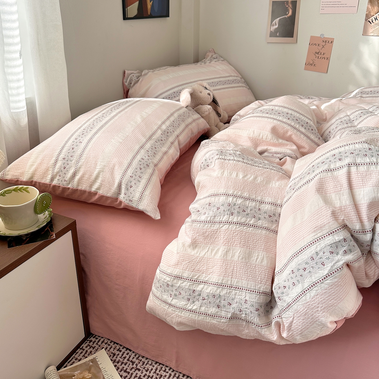 91家纺网 家纺一手货源 找家纺 艾咪-Amy ntmy 2026新款全棉纯棉色织提花四件套-花蔓 花蔓红莓