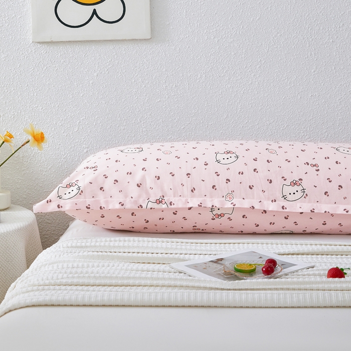 91家纺网 家纺一手货源 找家纺 翎盈家纺 2026新款小清新卡通全棉纯棉双人枕套长枕头套 凯蒂小姐-粉