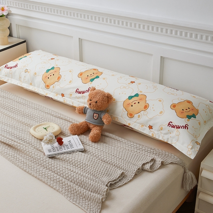 91家纺网 家纺一手货源 找家纺 翎盈家纺 2026新款小清新卡通全棉纯棉双人枕套长枕头套 瑞迪熊