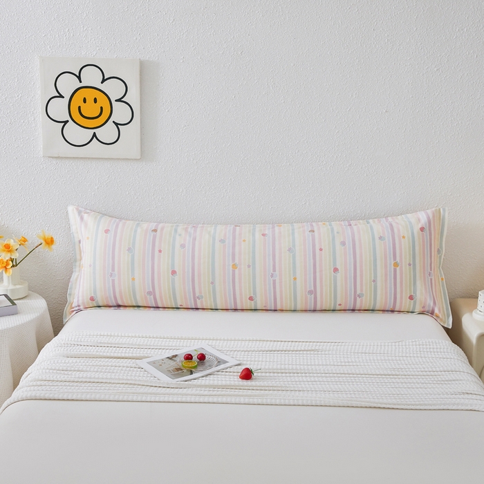 91家纺网 家纺一手货源 找家纺 翎盈家纺 2026新款小清新卡通全棉纯棉双人枕套长枕头套 五彩草莓