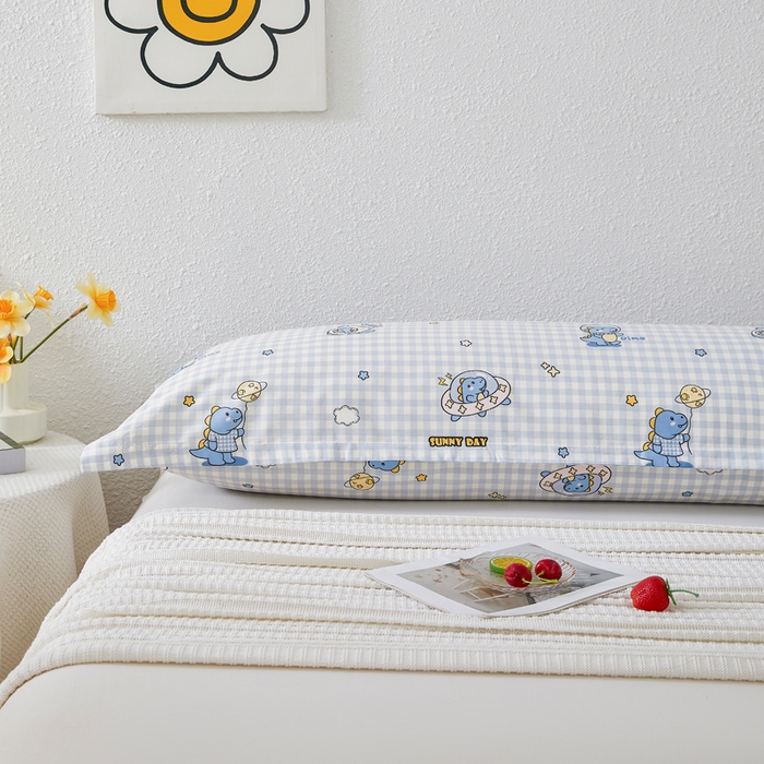 91家纺网 家纺一手货源 找家纺 翎盈家纺 2026新款小清新卡通全棉纯棉双人枕套长枕头套 星际告白