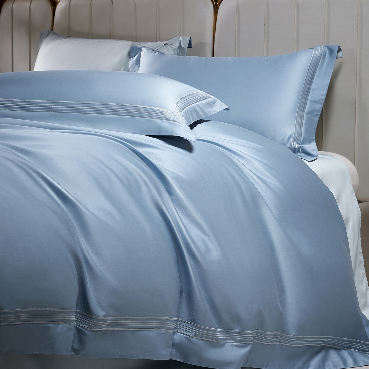 91家纺网 家纺一手货源 找家纺 佳汐蓝家纺 2026新款新疆长绒棉全棉纯棉轻奢五线刺绣四件套 汐雾蓝