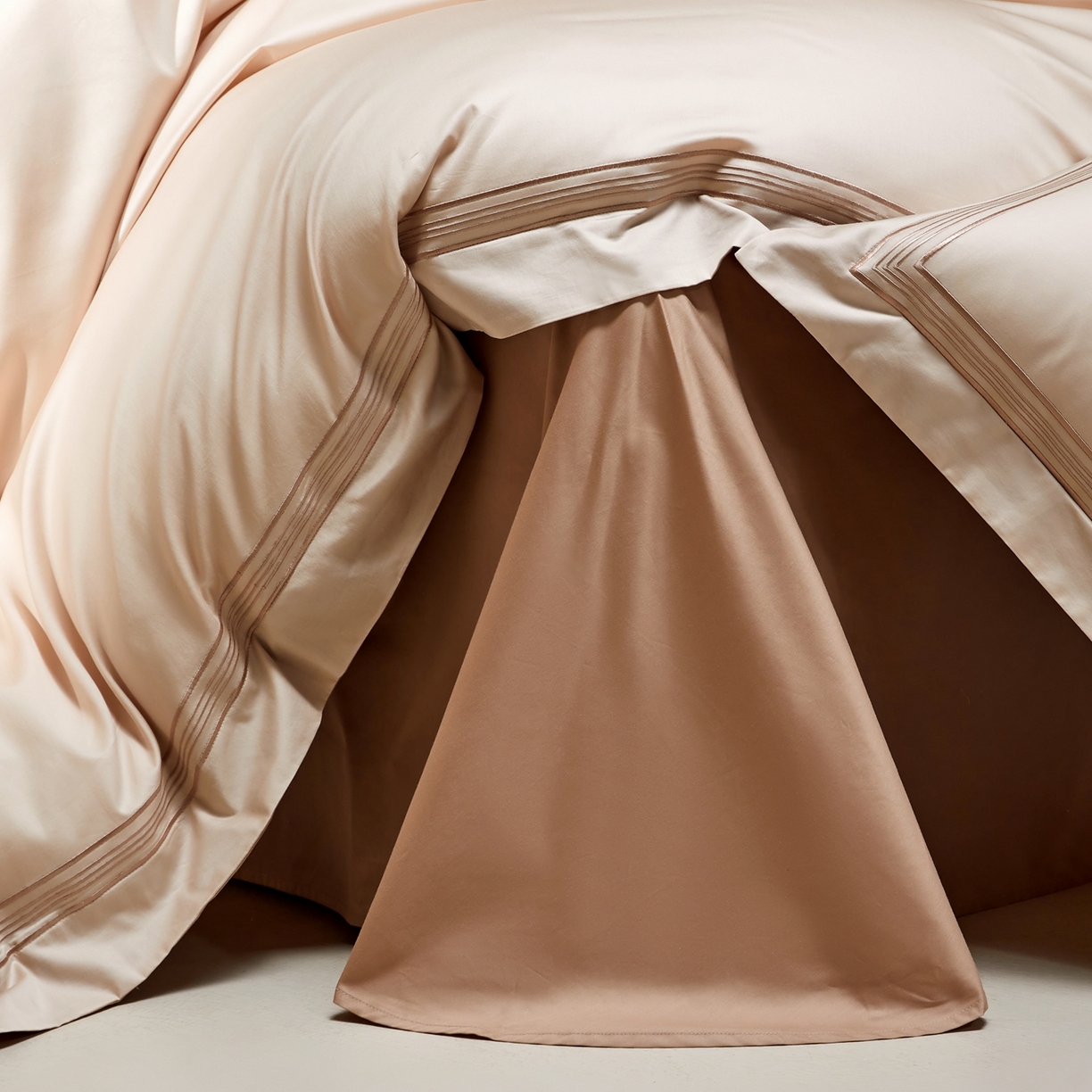 91家纺网 家纺一手货源 找家纺 佳汐蓝家纺 2026新款新疆长绒棉全棉纯棉轻奢五线刺绣四件套 稻谷米