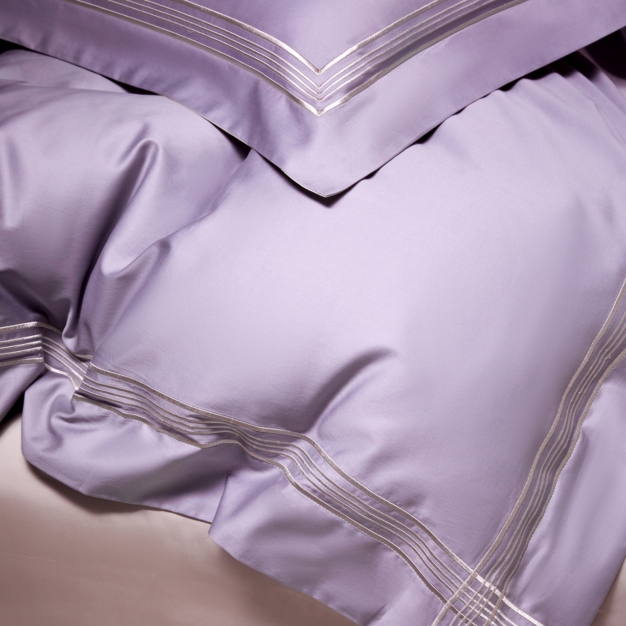 91家纺网 家纺一手货源 找家纺 佳汐蓝家纺 2026新款新疆长绒棉全棉纯棉轻奢五线刺绣四件套 薰衣紫