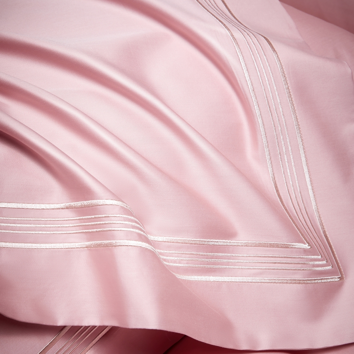 91家纺网 家纺一手货源 找家纺 佳汐蓝家纺 2026新款新疆长绒棉全棉纯棉轻奢五线刺绣四件套 釉粉