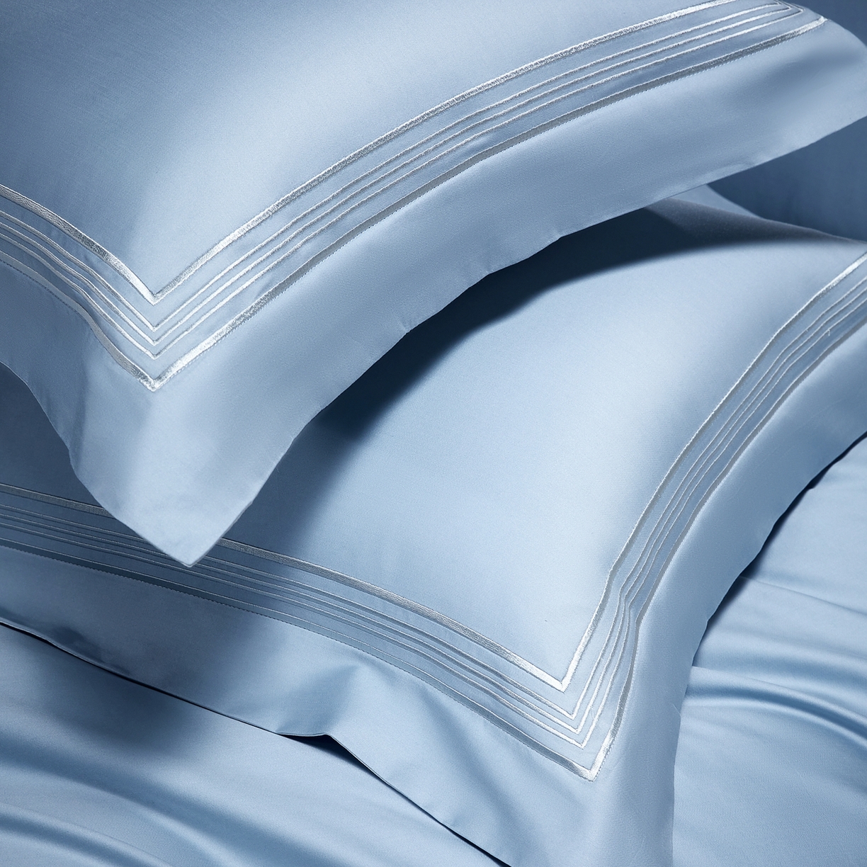 91家纺网 家纺一手货源 找家纺 佳汐蓝家纺 2026新款新疆长绒棉全棉纯棉轻奢五线刺绣四件套 汐雾蓝