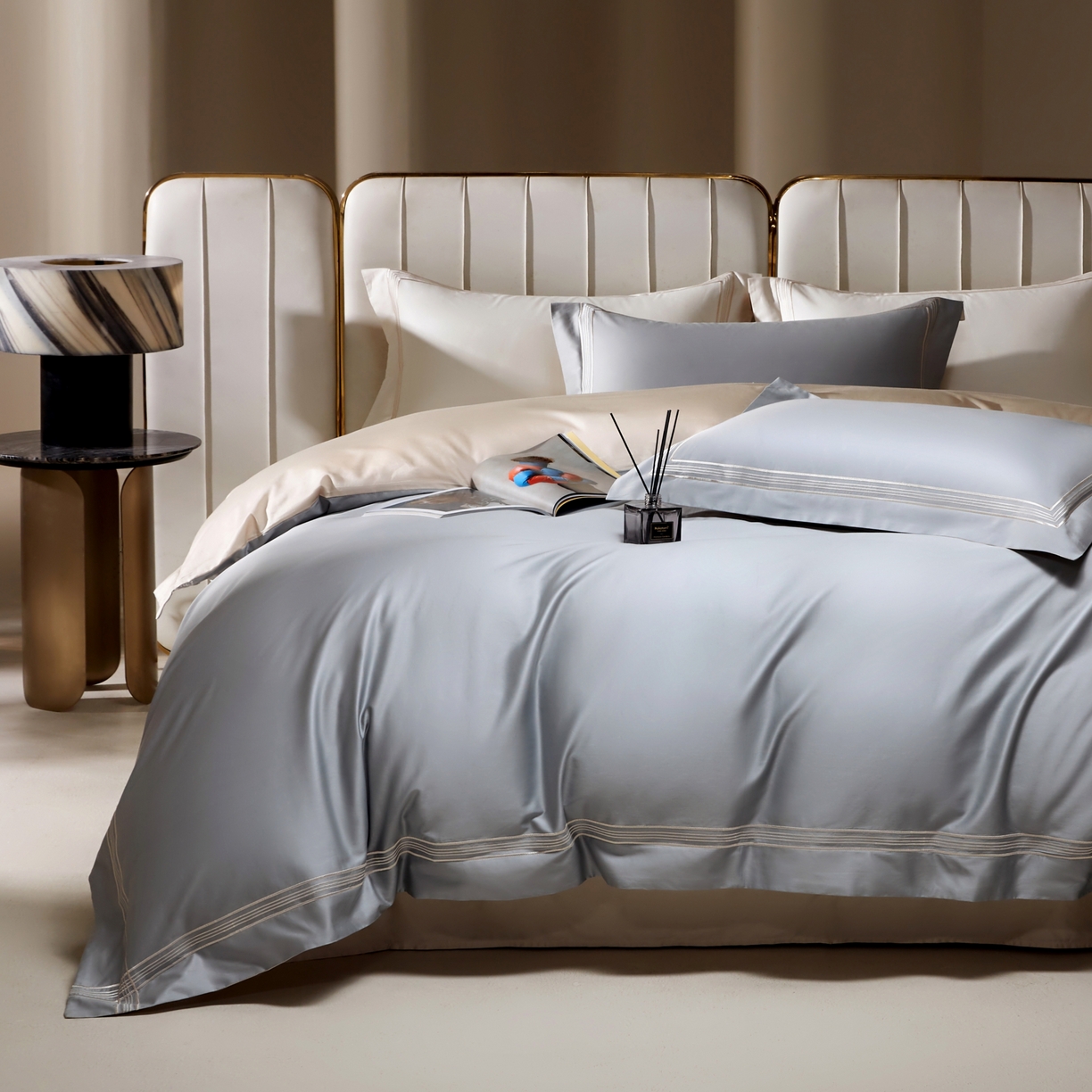 91家纺网 家纺一手货源 找家纺 佳汐蓝家纺 2026新款新疆长绒棉全棉纯棉轻奢五线刺绣四件套 冷釉灰