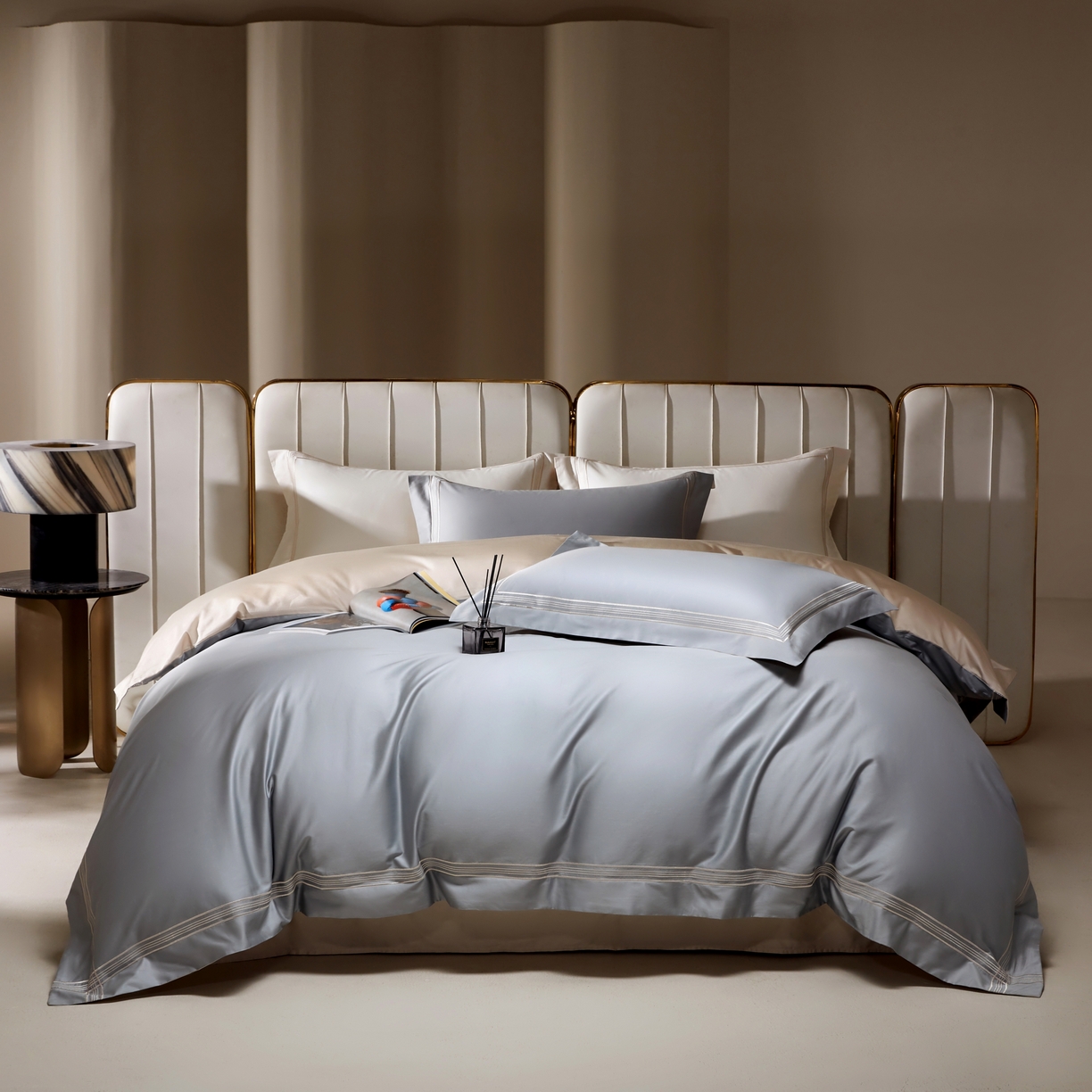 91家纺网 家纺一手货源 找家纺 佳汐蓝家纺 2026新款新疆长绒棉全棉纯棉轻奢五线刺绣四件套 冷釉灰