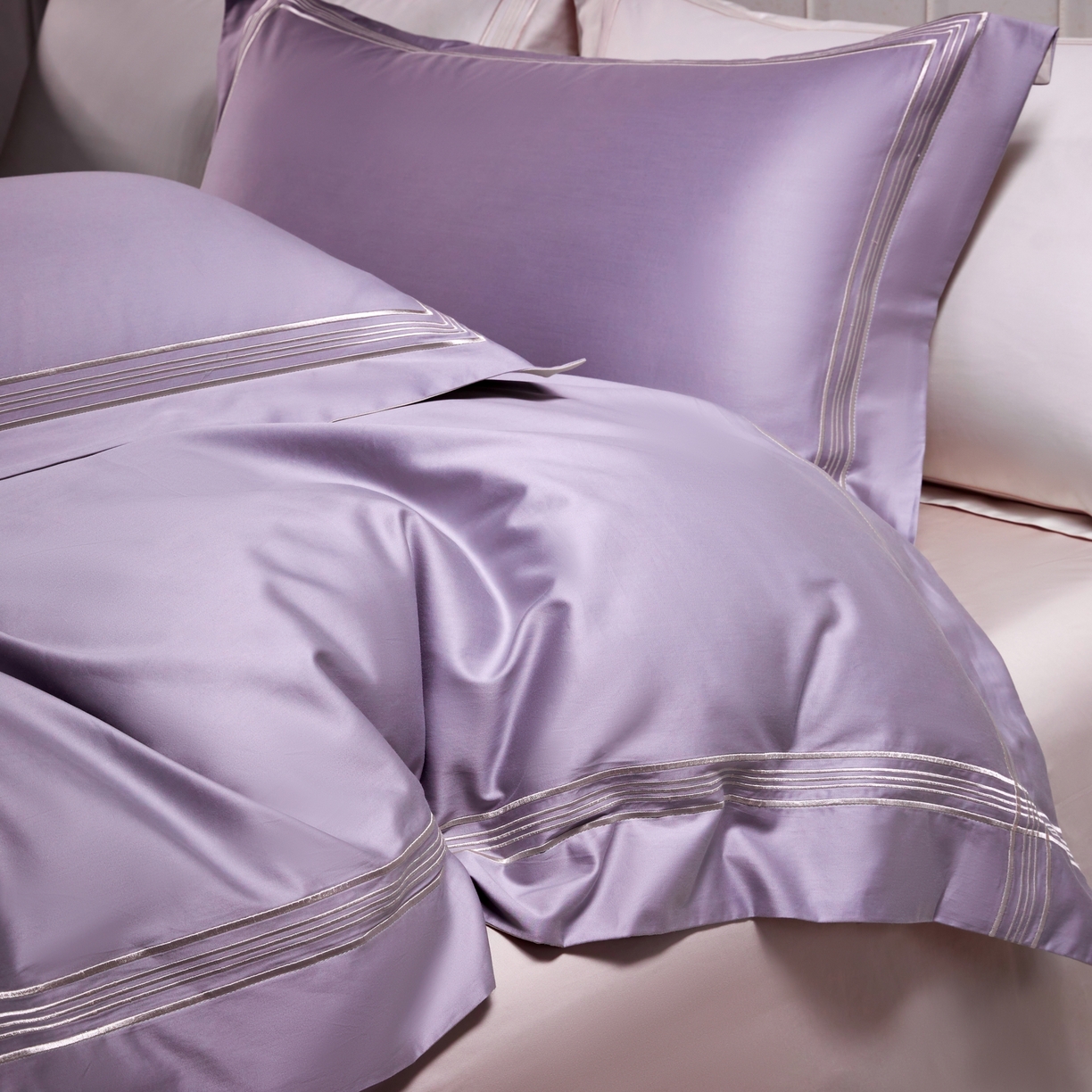 91家纺网 家纺一手货源 找家纺 佳汐蓝家纺 2026新款新疆长绒棉全棉纯棉轻奢五线刺绣四件套 薰衣紫