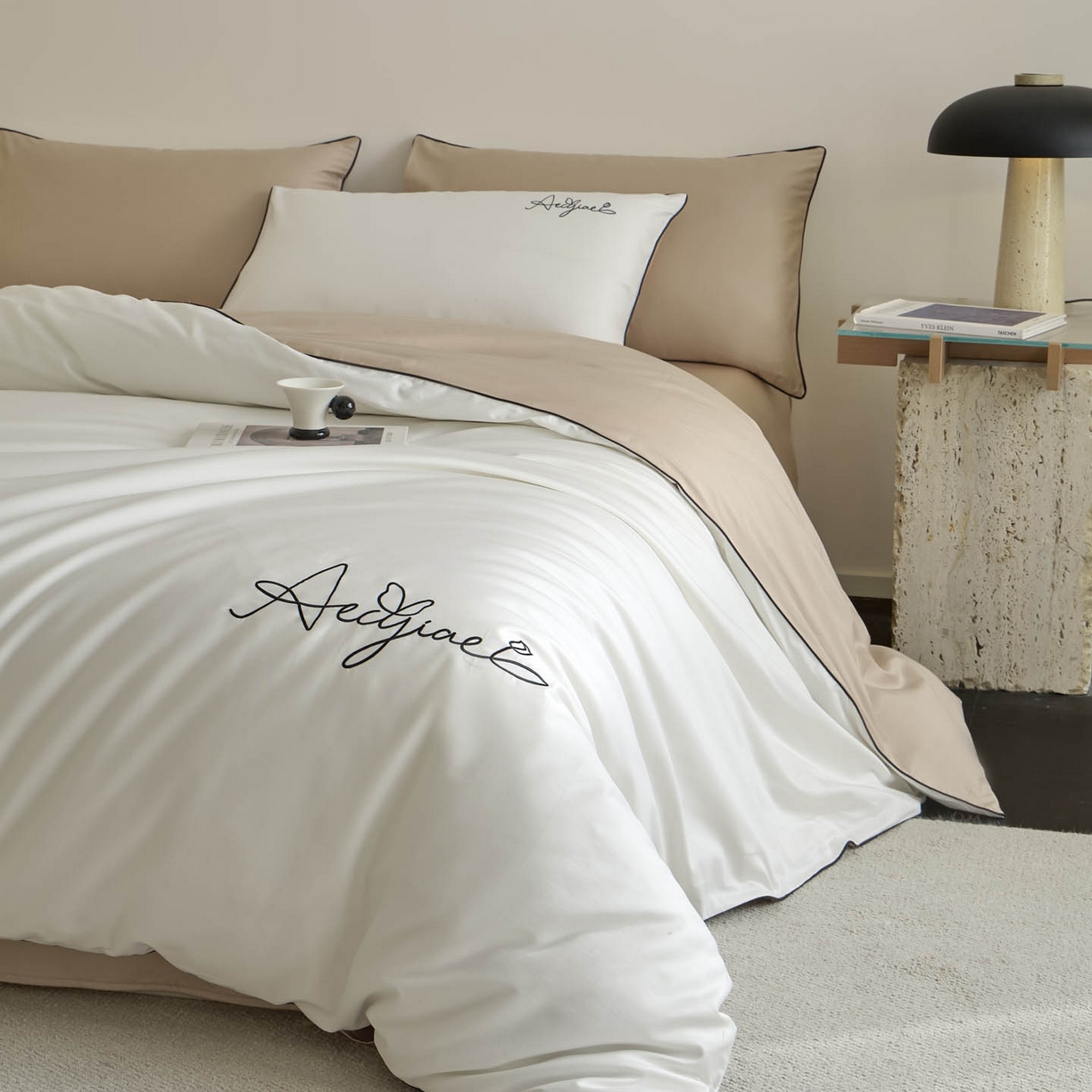 91家纺网 家纺一手货源 找家纺 涵宸家纺 2026新款全棉工艺款简奢刺绣四件套-千叶 千叶-米白