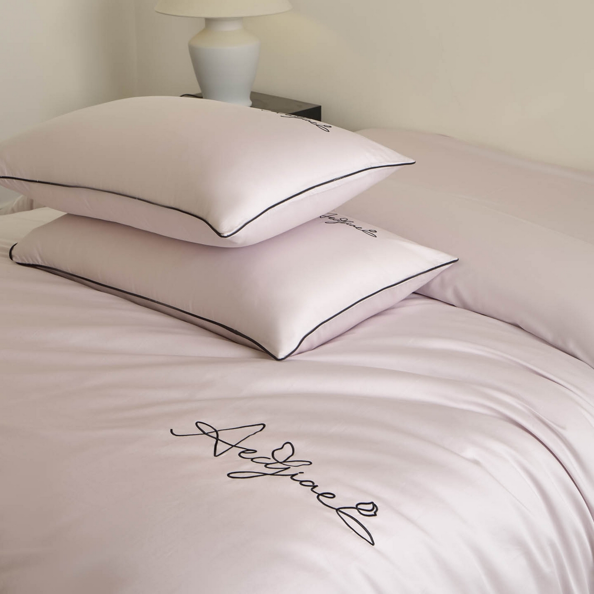 91家纺网 家纺一手货源 找家纺 涵宸家纺 2026新款全棉工艺款简奢刺绣四件套-千叶 千叶-紫