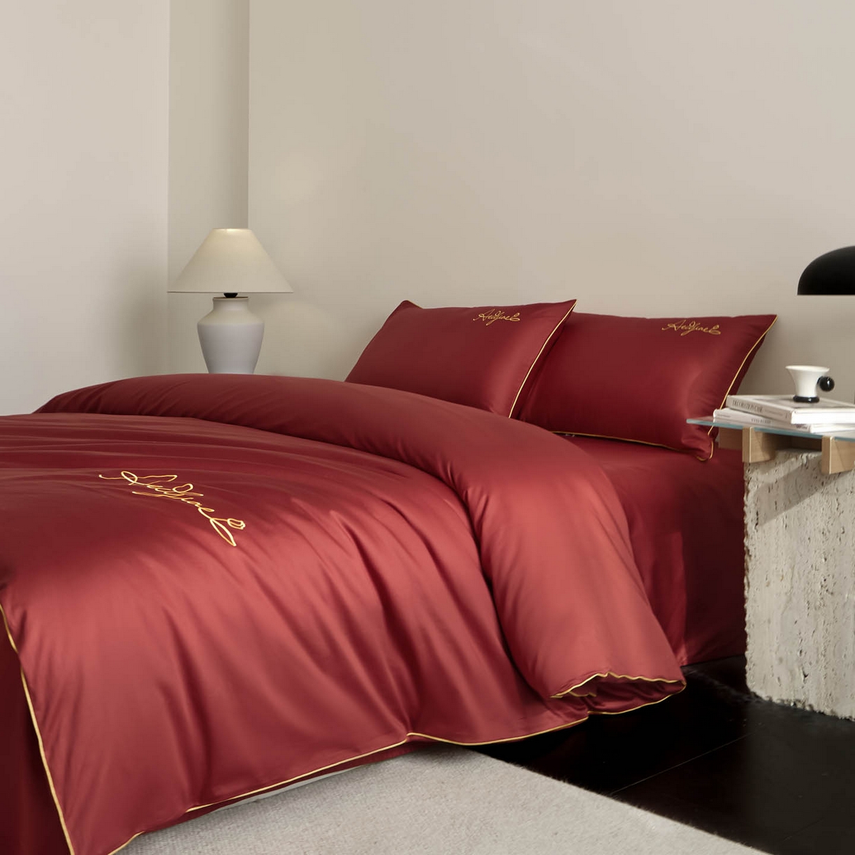 91家纺网 家纺一手货源 找家纺 涵宸家纺 2026新款全棉工艺款简奢刺绣四件套-千叶 千叶-红