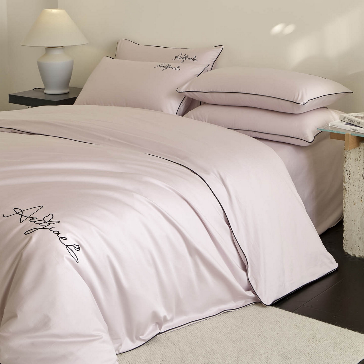 91家纺网 家纺一手货源 找家纺 涵宸家纺 2026新款全棉工艺款简奢刺绣四件套-千叶 千叶-紫