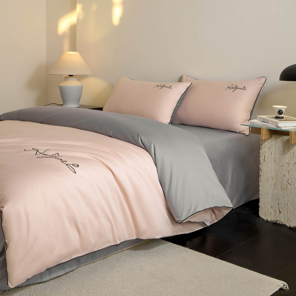 91家纺网 家纺一手货源 找家纺 涵宸家纺 2026新款全棉工艺款简奢刺绣四件套-千叶 千叶-粉