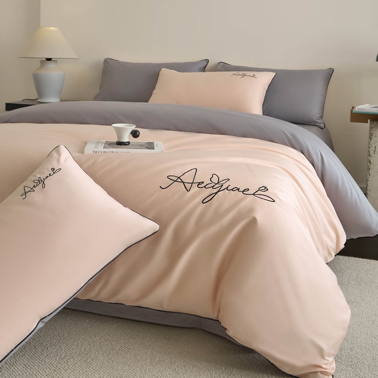 91家纺网 家纺一手货源 找家纺 涵宸家纺 2026新款全棉工艺款简奢刺绣四件套-千叶 千叶-粉