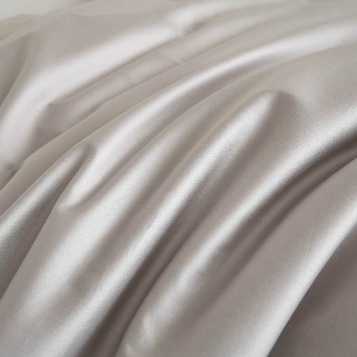 91家纺网 家纺一手货源 找家纺 涵宸家纺 2026新款全棉工艺款简奢刺绣四件套-千叶 千叶-银灰