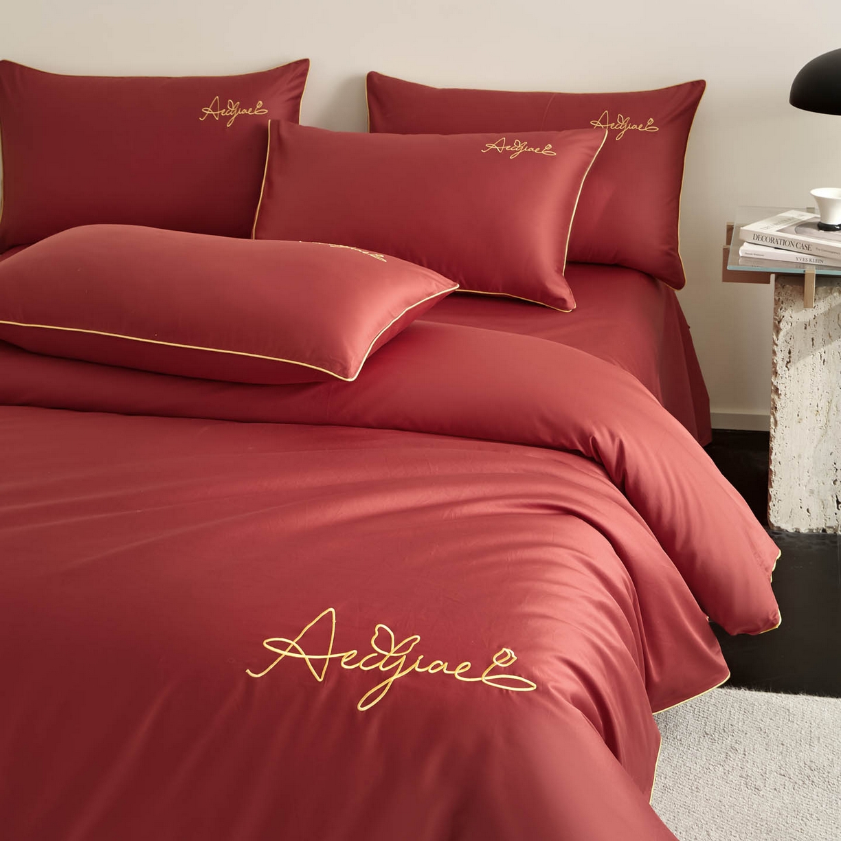 91家纺网 家纺一手货源 找家纺 涵宸家纺 2026新款全棉工艺款简奢刺绣四件套-千叶 千叶-红