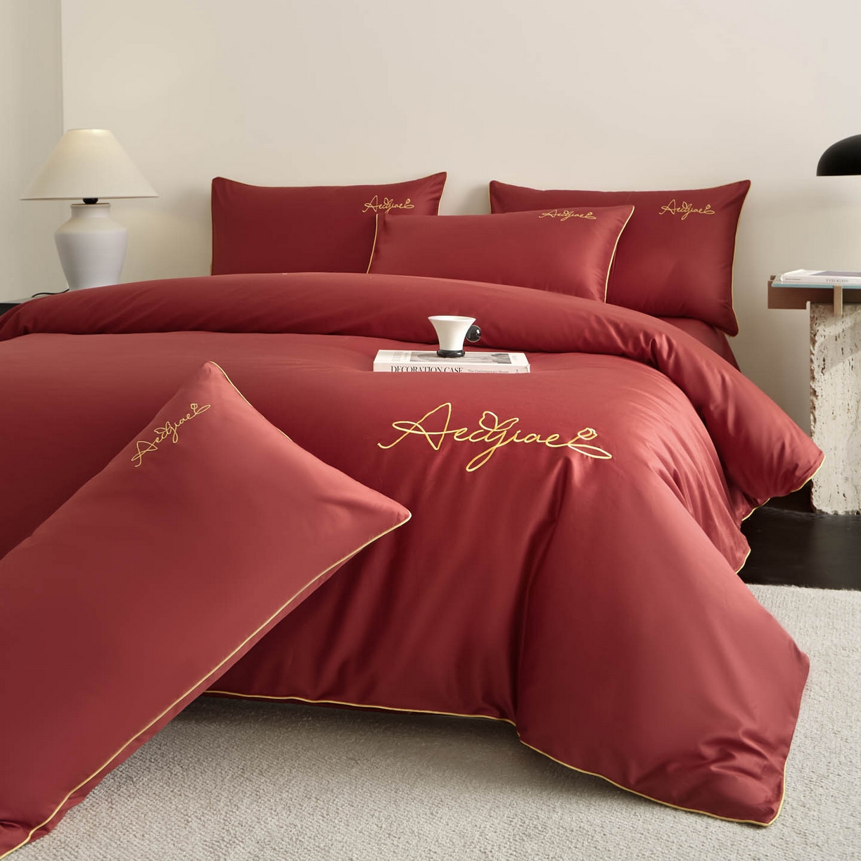 91家纺网 家纺一手货源 找家纺 涵宸家纺 2026新款全棉工艺款简奢刺绣四件套-千叶 千叶-红