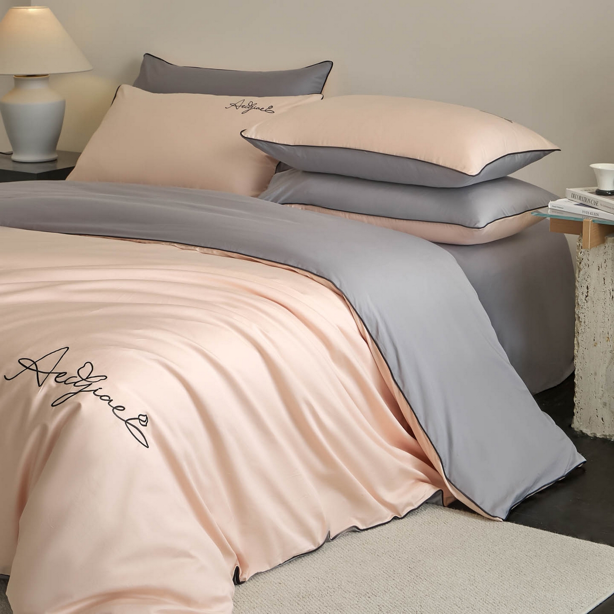 91家纺网 家纺一手货源 找家纺 涵宸家纺 2026新款全棉工艺款简奢刺绣四件套-千叶 千叶-粉