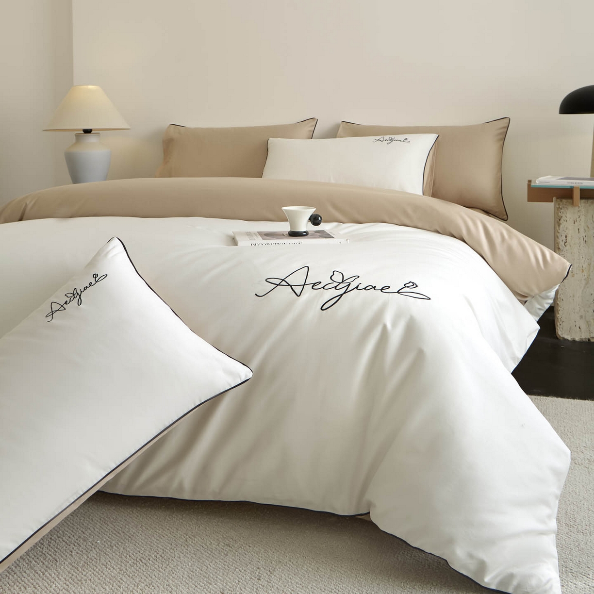 91家纺网 家纺一手货源 找家纺 涵宸家纺 2026新款全棉工艺款简奢刺绣四件套-千叶 千叶-米白