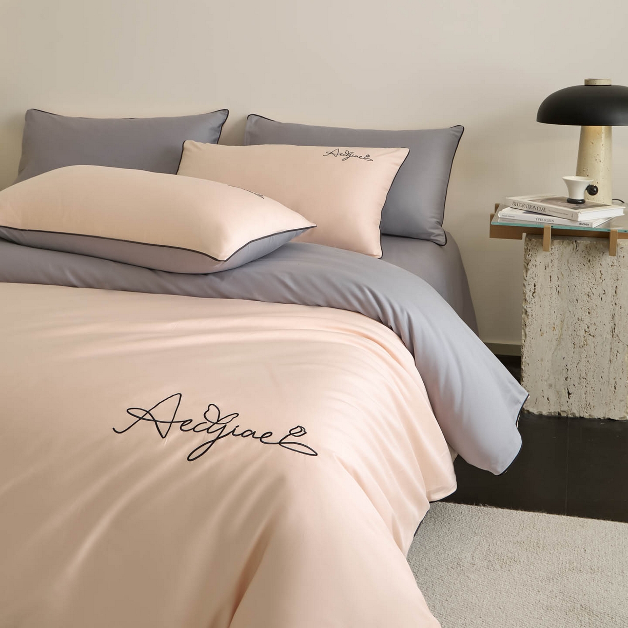 91家纺网 家纺一手货源 找家纺 涵宸家纺 2026新款全棉工艺款简奢刺绣四件套-千叶 千叶-粉