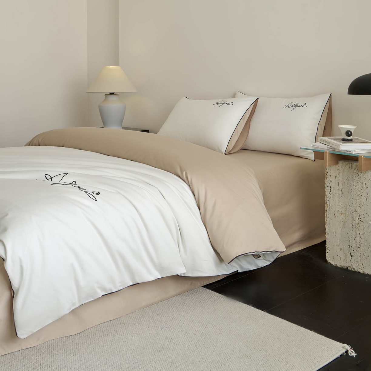 91家纺网 家纺一手货源 找家纺 涵宸家纺 2026新款全棉工艺款简奢刺绣四件套-千叶 千叶-米白