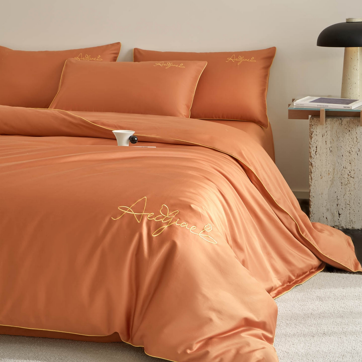 91家纺网 家纺一手货源 找家纺 涵宸家纺 2026新款全棉工艺款简奢刺绣四件套-千叶 千叶-橙