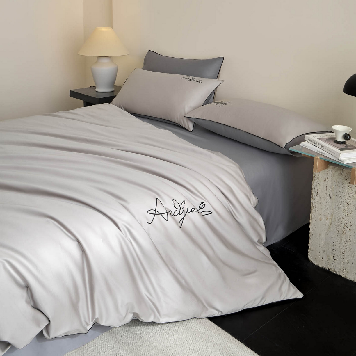 91家纺网 家纺一手货源 找家纺 涵宸家纺 2026新款全棉工艺款简奢刺绣四件套-千叶 千叶-银灰