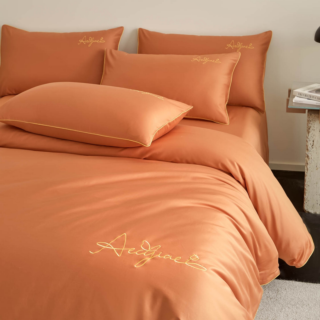 91家纺网 家纺一手货源 找家纺 涵宸家纺 2026新款全棉工艺款简奢刺绣四件套-千叶 千叶-橙