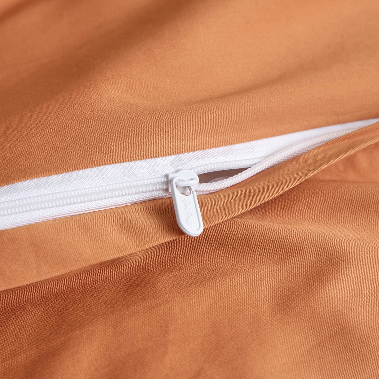 91家纺网 家纺一手货源 找家纺 涵宸家纺 2026新款全棉工艺款简奢刺绣四件套-千叶 千叶-橙