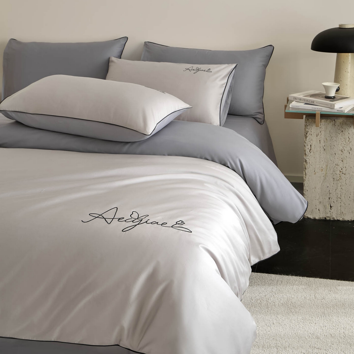 91家纺网 家纺一手货源 找家纺 涵宸家纺 2026新款全棉工艺款简奢刺绣四件套-千叶 千叶-银灰