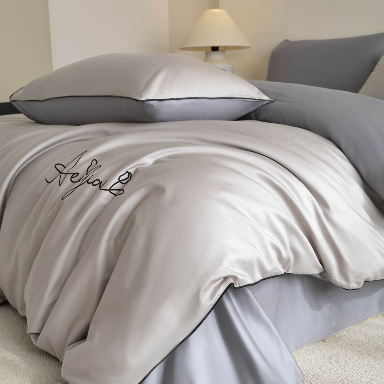 91家纺网 家纺一手货源 找家纺 涵宸家纺 2026新款全棉工艺款简奢刺绣四件套-千叶 千叶-银灰