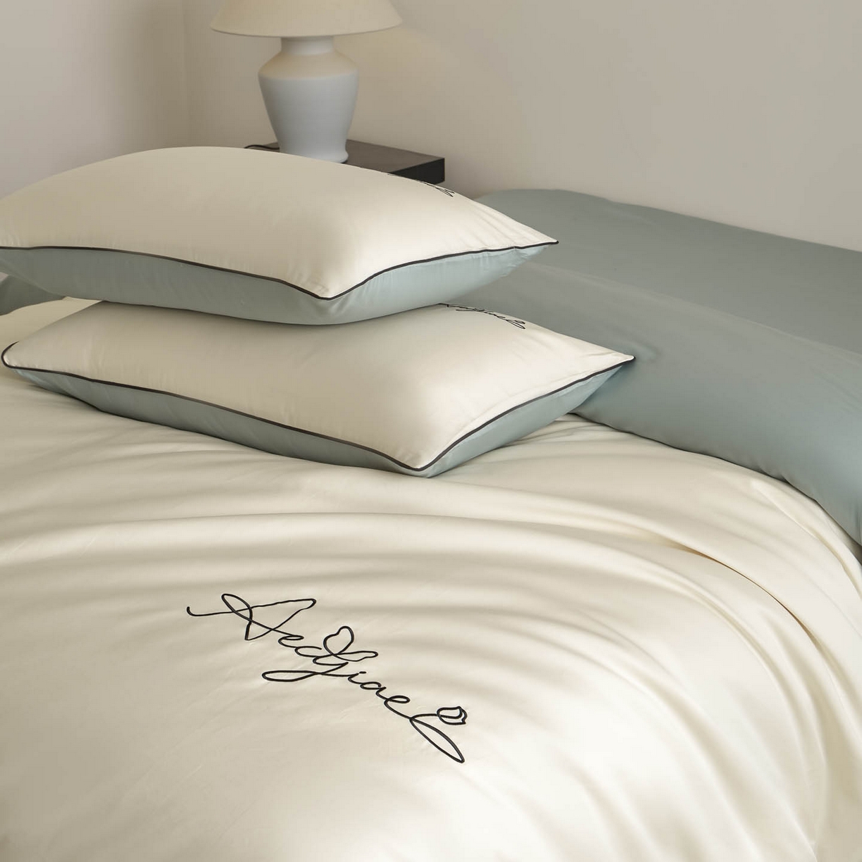 91家纺网 家纺一手货源 找家纺 涵宸家纺 2026新款全棉工艺款简奢刺绣四件套-千叶 千叶-闺秀