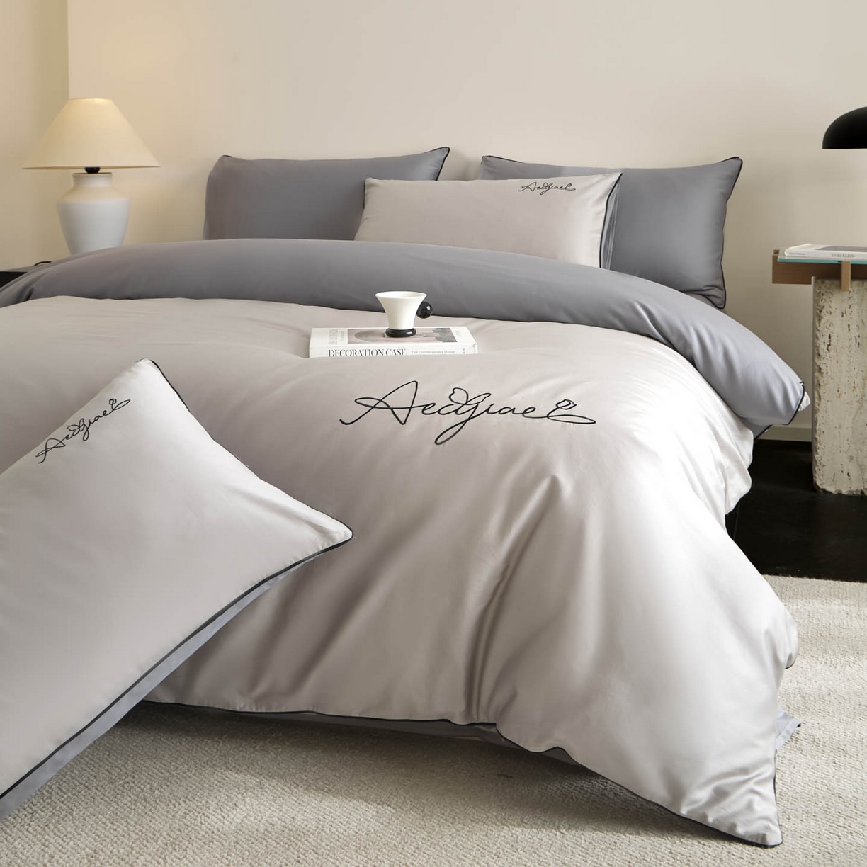 91家纺网 家纺一手货源 找家纺 涵宸家纺 2026新款全棉工艺款简奢刺绣四件套-千叶 千叶-银灰