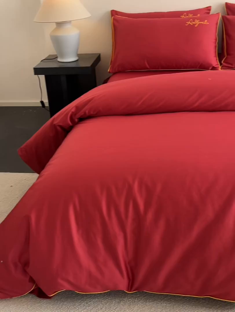 91家纺网 家纺一手货源 找家纺 涵宸家纺 2026新款全棉工艺款简奢刺绣四件套-千叶 千叶-红