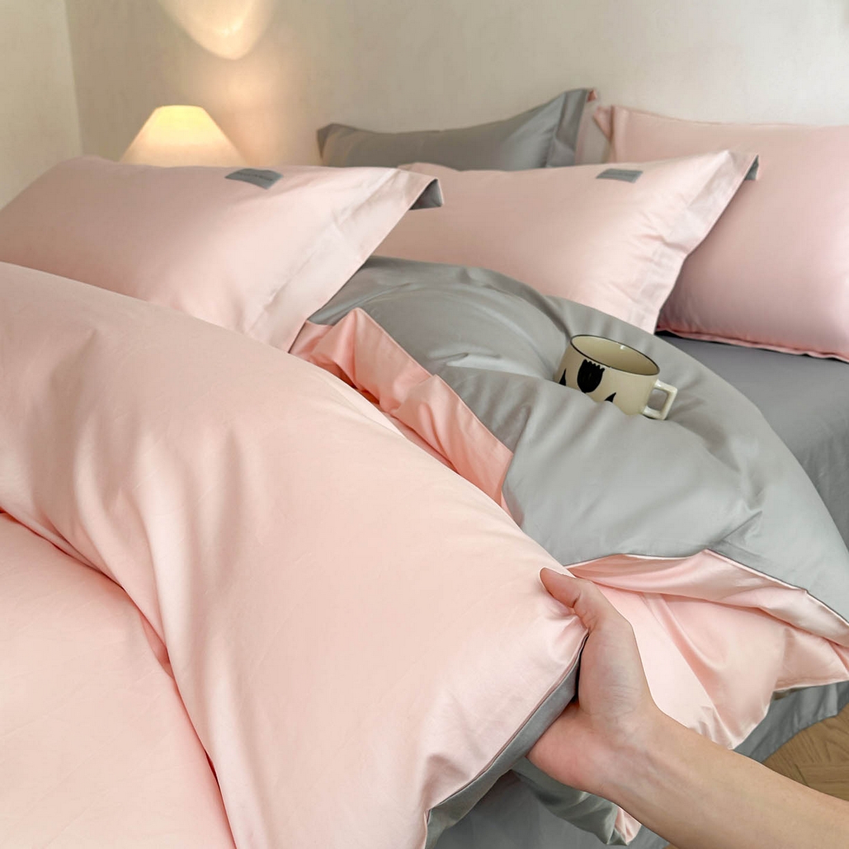 91家纺网 家纺一手货源 找家纺 涵宸家纺 2026新款全棉工艺款简奢织标四件套-彼得 彼得-粉