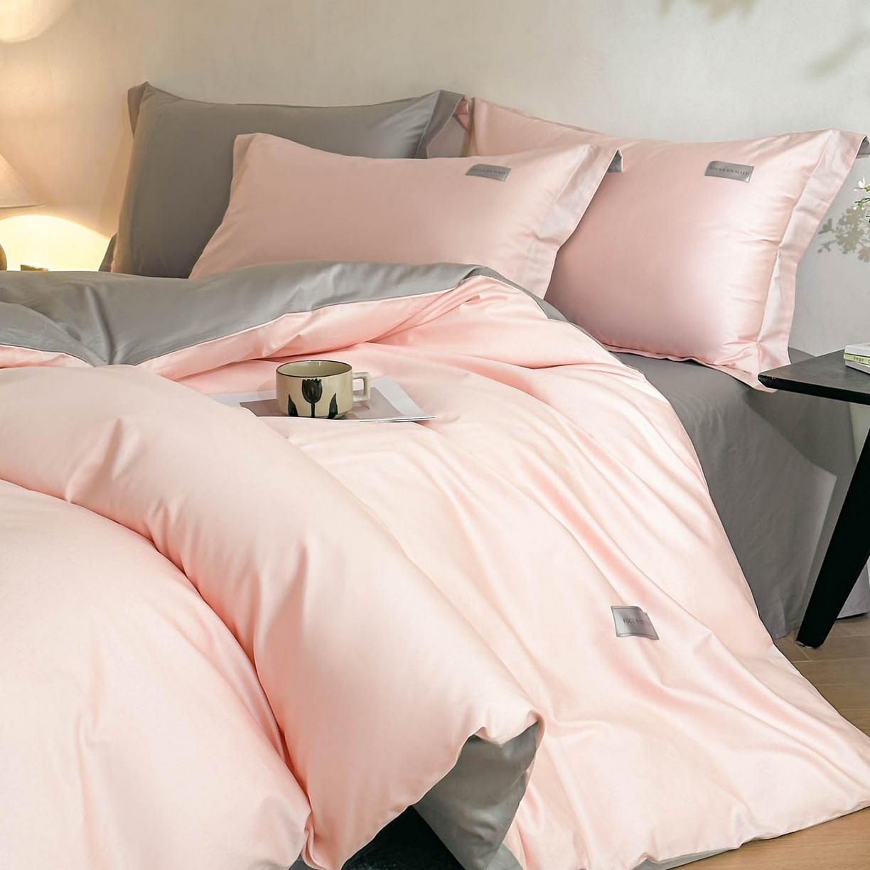 91家纺网 家纺一手货源 找家纺 涵宸家纺 2026新款全棉工艺款简奢织标四件套-彼得 彼得-粉