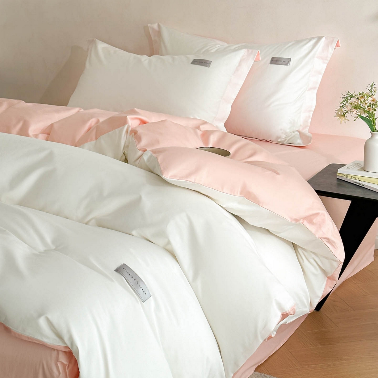 91家纺网 家纺一手货源 找家纺 涵宸家纺 2026新款全棉工艺款简奢织标四件套-彼得 彼得-米浅粉