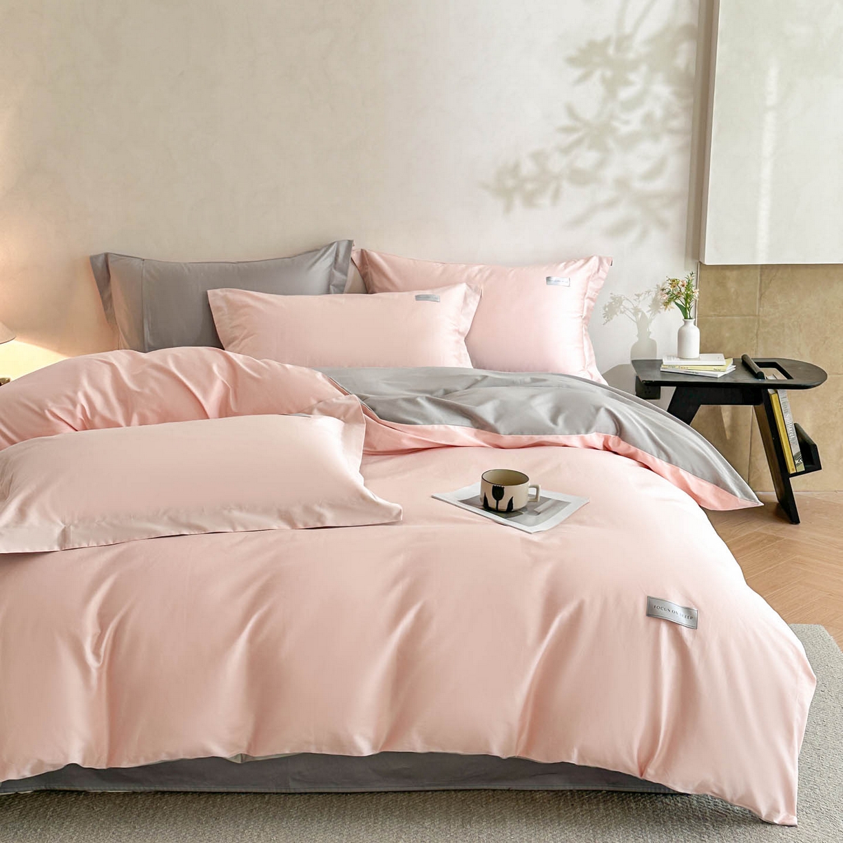 91家纺网 家纺一手货源 找家纺 涵宸家纺 2026新款全棉工艺款简奢织标四件套-彼得 彼得-粉