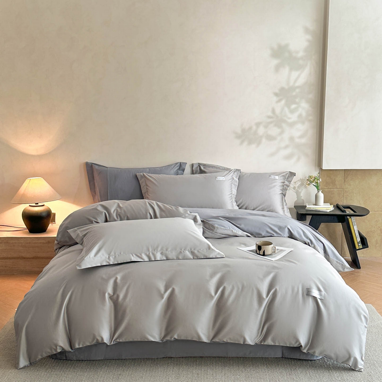 91家纺网 家纺一手货源 找家纺 涵宸家纺 2026新款全棉工艺款简奢织标四件套-彼得 彼得-银灰