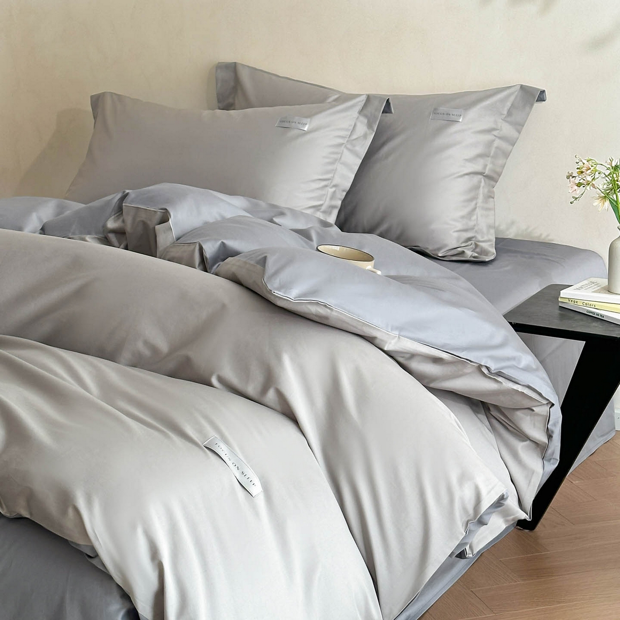 91家纺网 家纺一手货源 找家纺 涵宸家纺 2026新款全棉工艺款简奢织标四件套-彼得 彼得-银灰