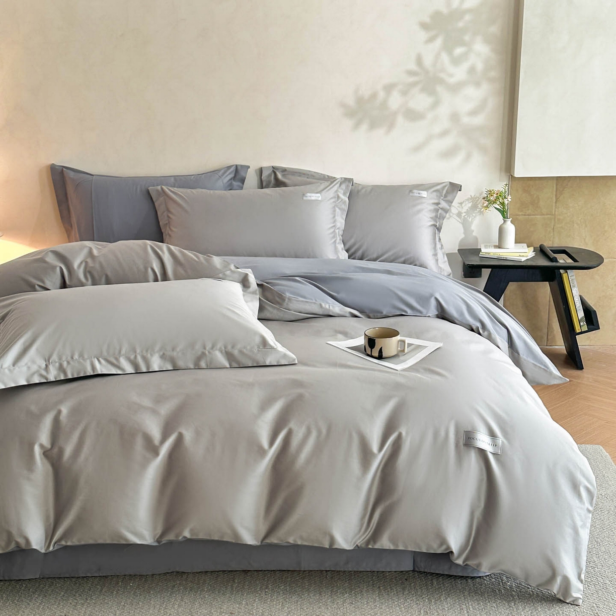 91家纺网 家纺一手货源 找家纺 涵宸家纺 2026新款全棉工艺款简奢织标四件套-彼得 彼得-银灰