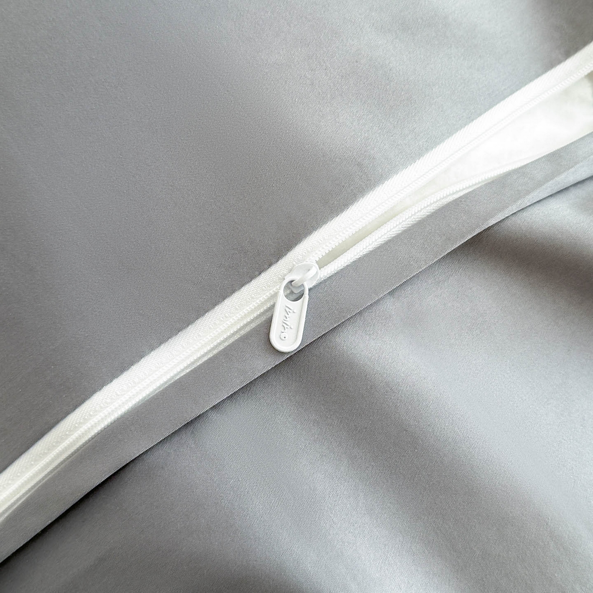 91家纺网 家纺一手货源 找家纺 涵宸家纺 2026新款全棉工艺款简奢织标四件套-彼得 彼得-银灰