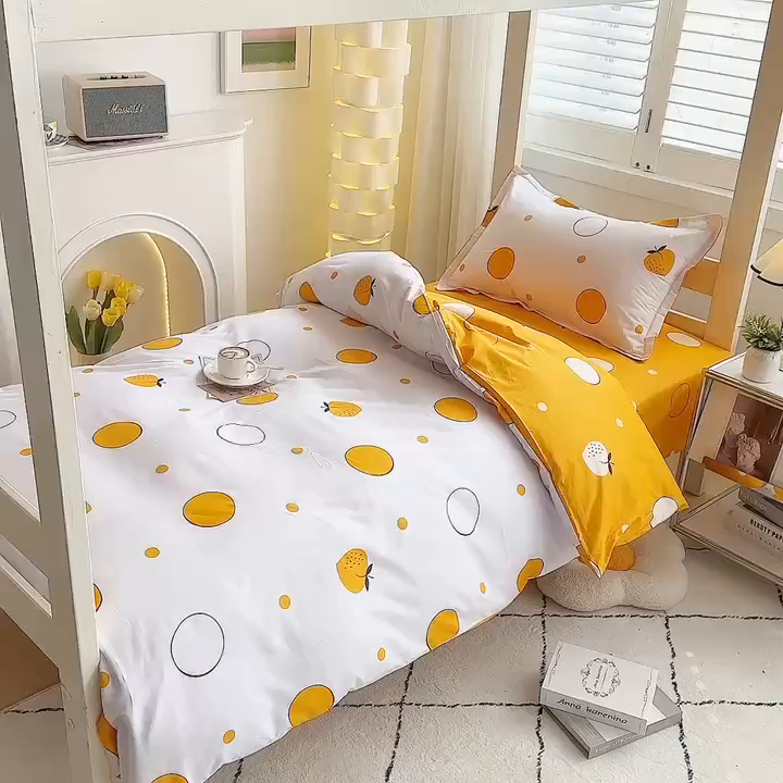 91家纺网 家纺一手货源 找家纺 朵希曼 2026新款印花全棉13372学生三件套系列 圈点生活，白