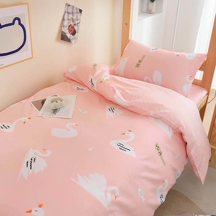 91家纺网 家纺一手货源 找家纺 朵希曼 2026新款印花全棉13372学生三件套系列 小天鹅-粉