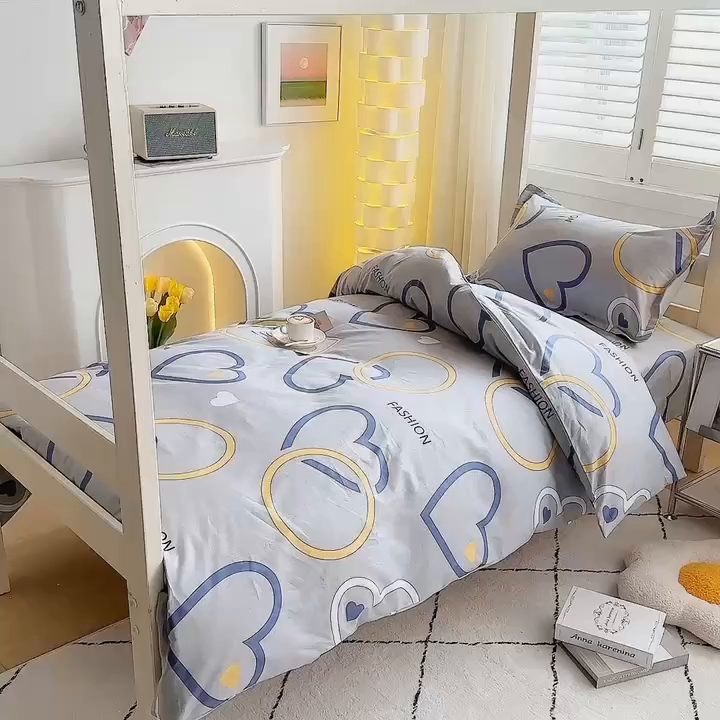 91家纺网 家纺一手货源 找家纺 朵希曼 2026新款印花全棉13372学生三件套系列 心意相连