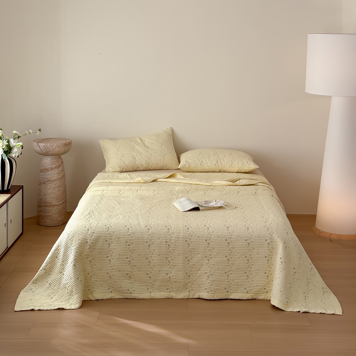 91家纺网 家纺一手货源 找家纺 （总）床盖工厂店 2026新款四叶草双面莫代尔天丝填充棉花床盖三件套